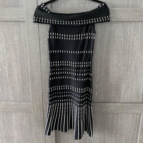 EverNew Dress - Picture 1 of 2